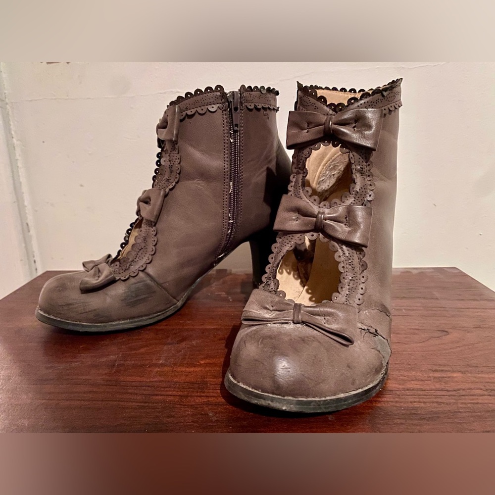 ModCloth 70s style ankle boots size 8